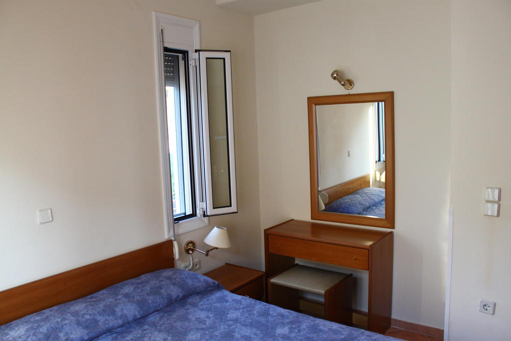 Sungate Beach Rovies Quarto foto