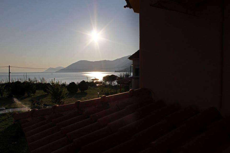 Sungate Beach Rovies Quarto foto